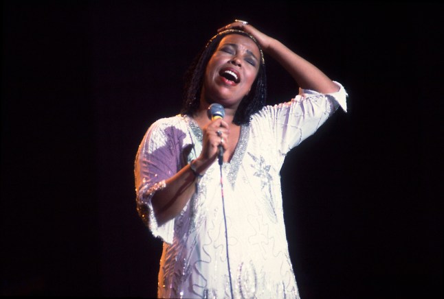 American musician Roberta Flack performs onstage at the Park West Auditorium, Chicago, Illinois, March 30, 1981. (Photo by Paul Natkin/Getty Images)