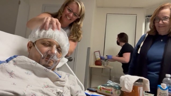 Jeremy Renner @JeremyRenner A ?not no great? ICU DAY, turned to amazing spa day with my sis and mama??. Thank you sooooo much