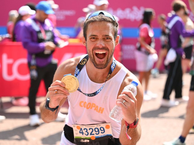 Spencer Matthews completes the London Marathon, London UK. 27/04/2025 Credit Photo (c)Karwai Tang For more information, please contact: Karwai Tang 07950 192531 karwai@karwaitang.com