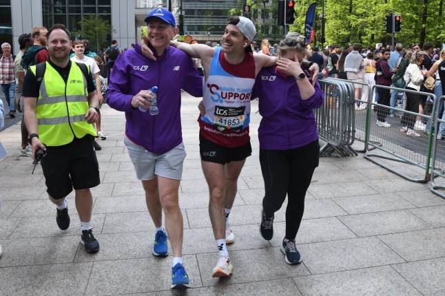 BGUK_3219426 - London, UNITED KINGDOM - *EXCLUSIVE* - English comedian/TV show host Joel Dommett crashes out the London marathon at Canary Wharf Pictured: Joel Dommett BACKGRID UK 27 APRIL 2025 BYLINE MUST READ: Bob Grey / BACKGRID UK: +44 208 344 2007 / uksales@backgrid.com USA: +1 310 798 9111 / usasales@backgrid.com *Pictures Containing Children Please Pixelate Face Prior To Publication*