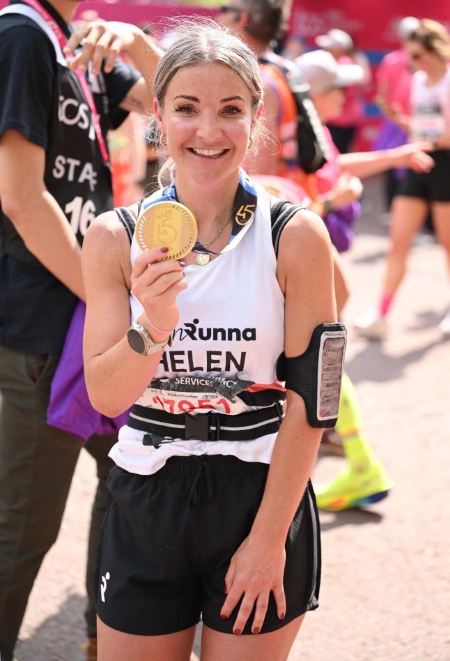 Helen Skelton completes the London Marathon, London UK. 27/04/2025 Credit Photo (c)Karwai Tang For more information, please contact: Karwai Tang 07950 192531 karwai@karwaitang.com