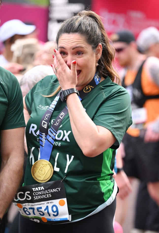 Kelly Brook and Jeremy Parisi completes the London Marathon, London UK. 27/04/2025 Credit Photo (c)Karwai Tang For more information, please contact: Karwai Tang 07950 192531 karwai@karwaitang.com